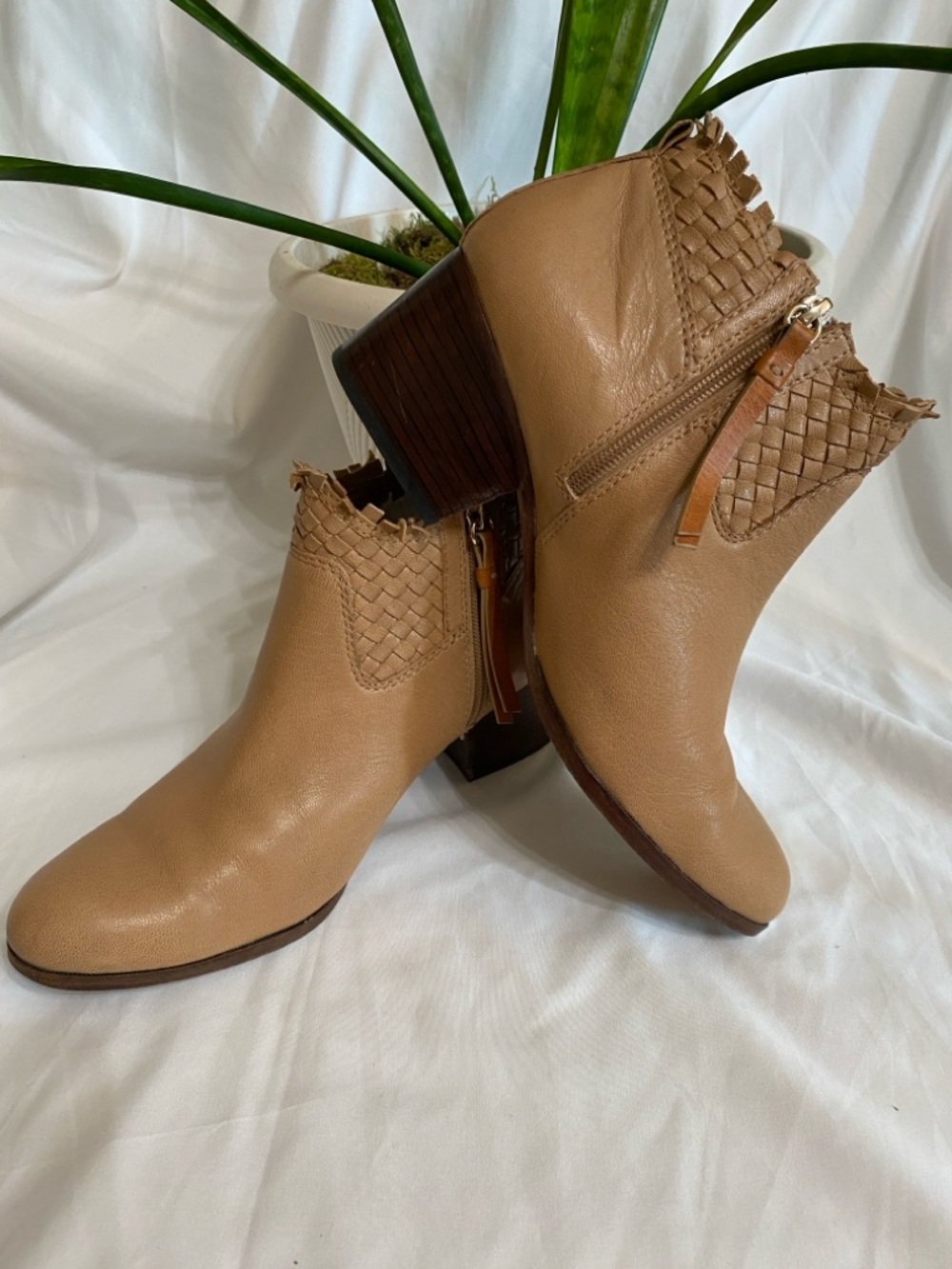 COACH Women's Tan Leather Ryder Booties, woven block heel, Almond Toe, Size 10